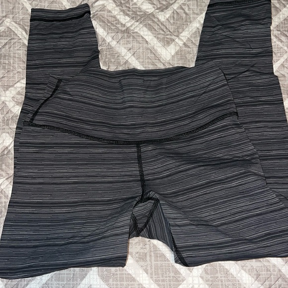Lululemon leggings - Picture 1 of 2